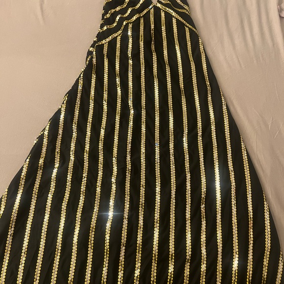 Great Gatsby design gown, only worn once! absolutely beautiful - Picture 3 of 5